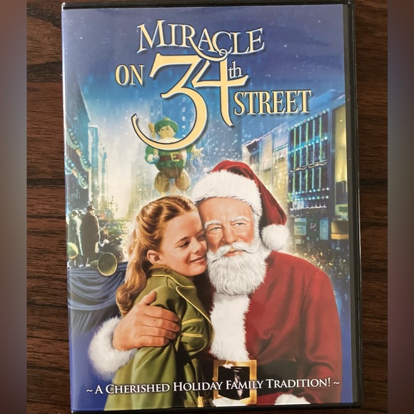 Christmas Collection: Miracle on 34th St, Deck the Halls, Home Alone 2, Prancer - Picture 5 of 17
